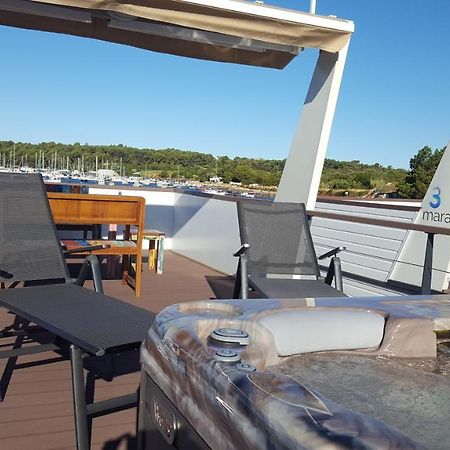 House Boat - Floating House Sofia Hotel Пула Екстериор снимка