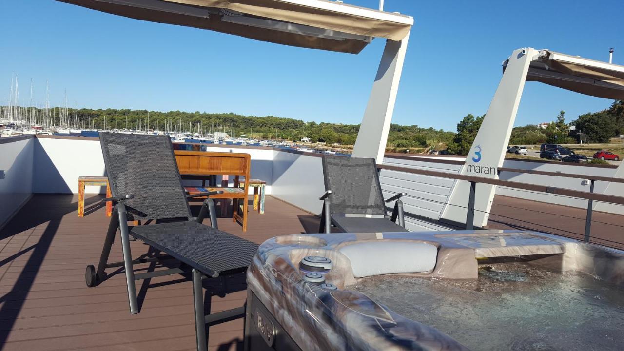 House Boat - Floating House Sofia Hotel Пула Екстериор снимка