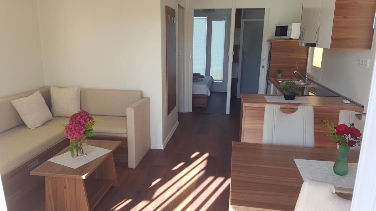 House Boat - Floating House Sofia Hotel Пула Екстериор снимка