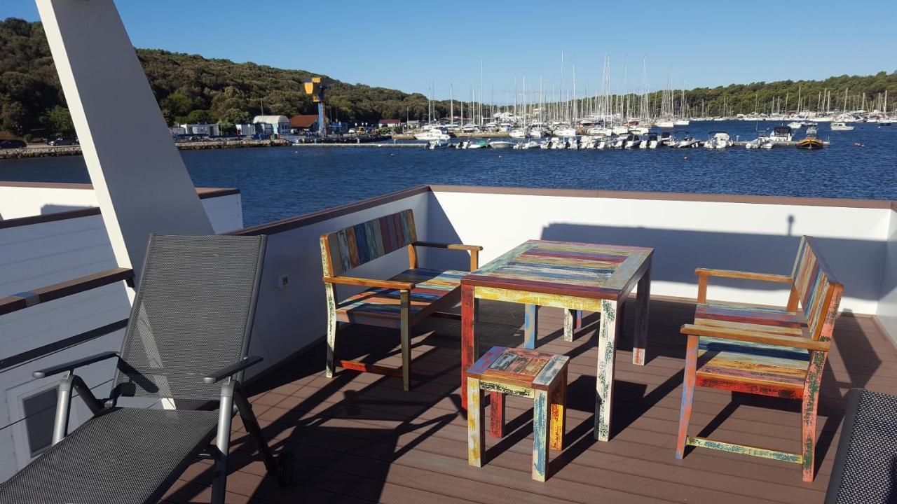 House Boat - Floating House Sofia Hotel Пула Екстериор снимка
