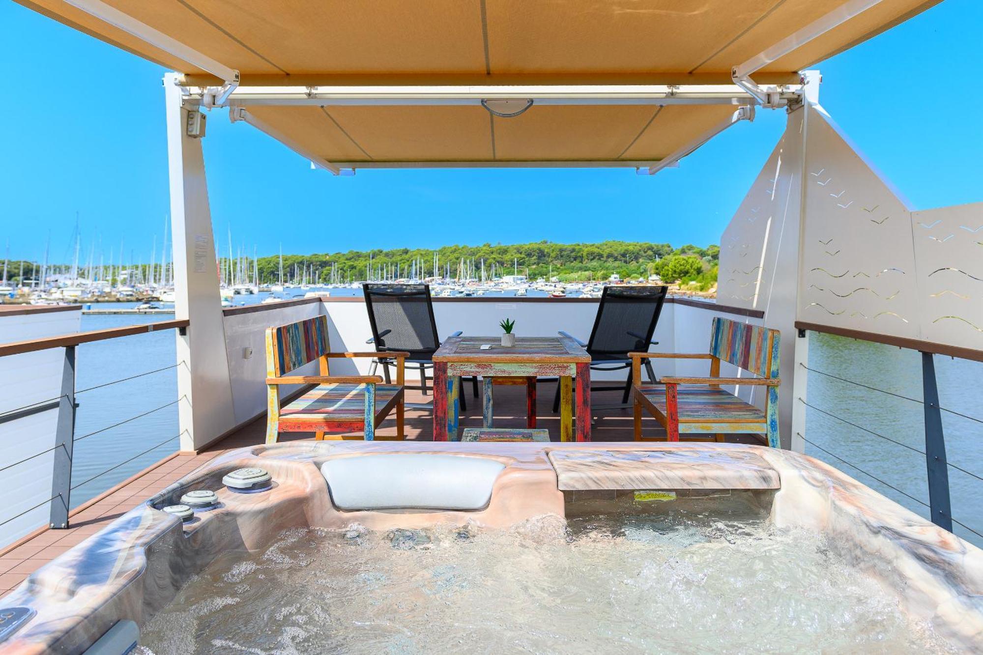 House Boat - Floating House Sofia Hotel Пула Екстериор снимка