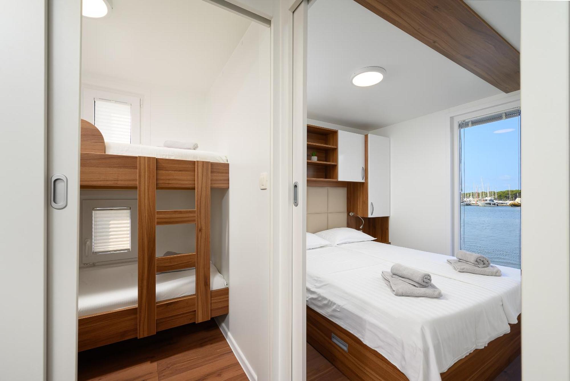 House Boat - Floating House Sofia Hotel Пула Екстериор снимка